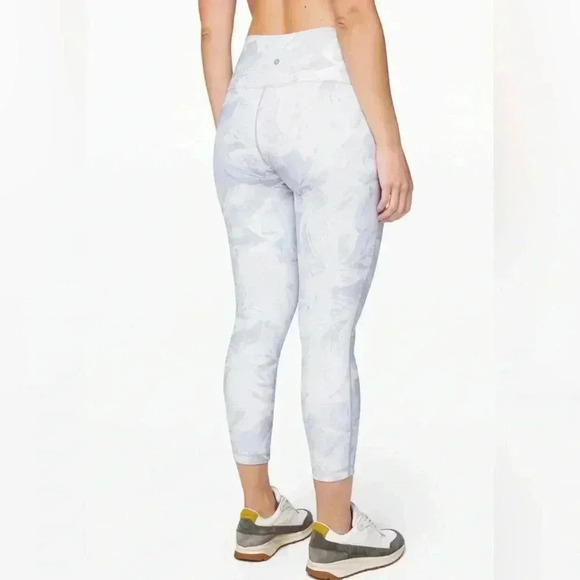 Lululemon Wunder Under High Rise Tight 25” Tropical Shadow Starlight Size 8 - Picture 3 of 8